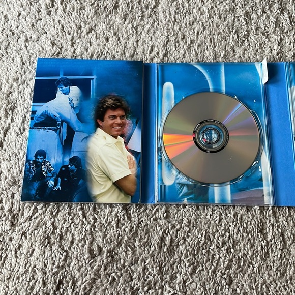 Magnum PI season one on DVD - Picture 4 of 7